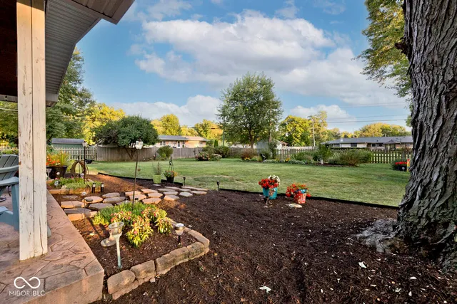 $300,000 | 7629 Honnen Drive North, Indianapolis, IN 46256