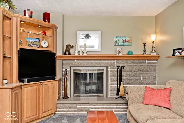 $300,000 | 7629 Honnen Drive North, Indianapolis, IN 46256