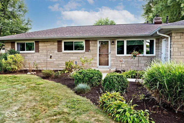 $300,000 | 7629 Honnen Drive North, Indianapolis, IN 46256