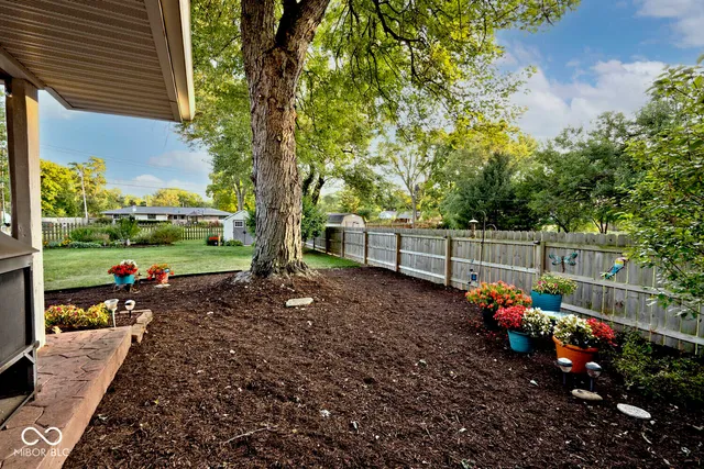 $300,000 | 7629 Honnen Drive North, Indianapolis, IN 46256