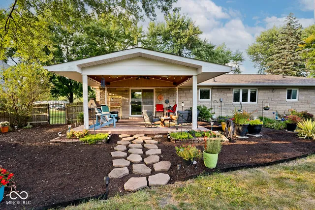 $300,000 | 7629 Honnen Drive North, Indianapolis, IN 46256