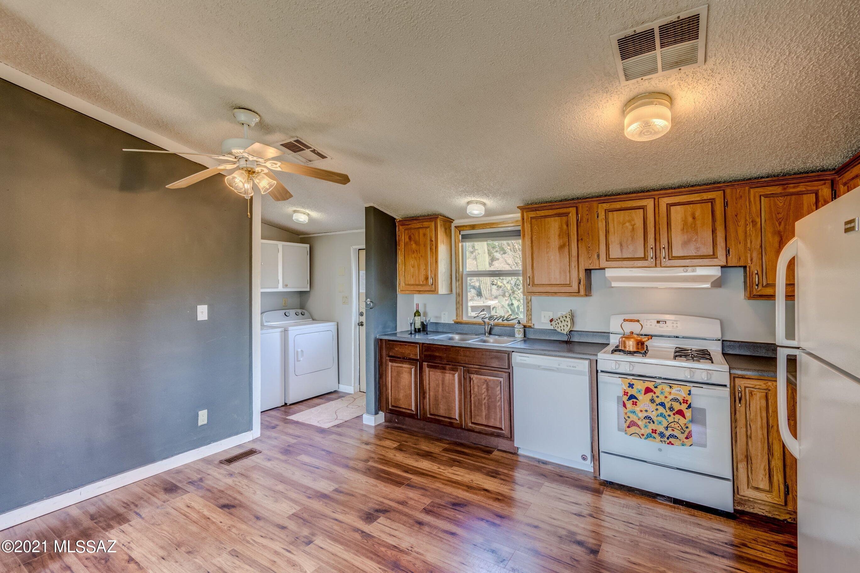 6644 North Van Ark Road Tucson, AZ 85743 - Photo 7 of 28