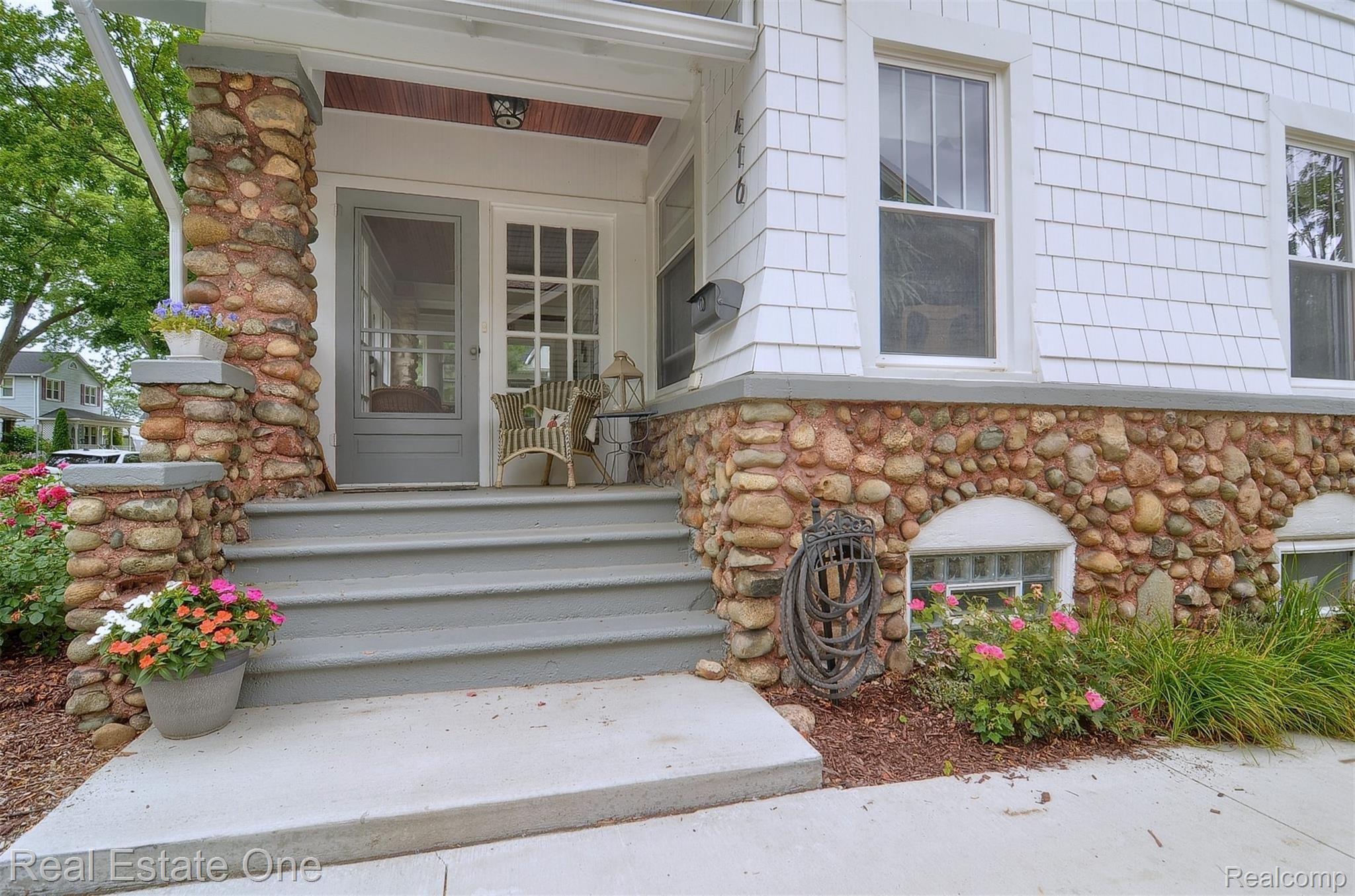 416 North Castell Avenue Rochester, MI 48307 - Photo 4 of 47 Welcoming Front Porch with New Wood Ceiling Details!