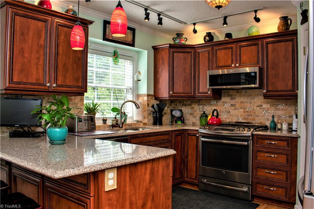 1405 Spring Tree Court High Point, NC 27265 - Photo 9 of 23 Gallery Image 9