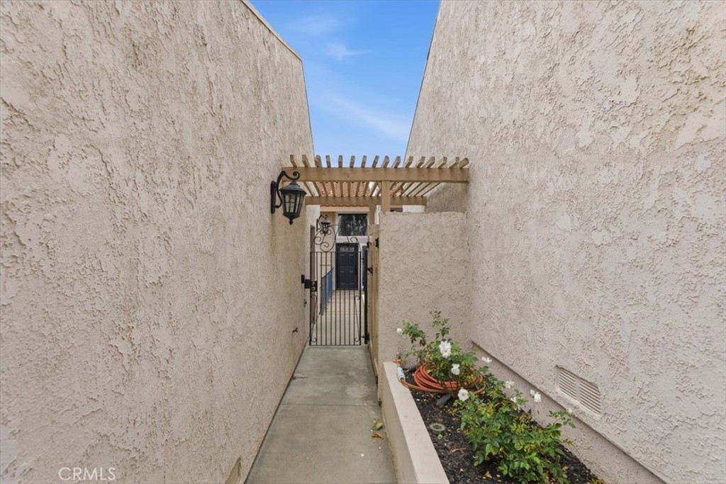 2272 El Capitan Drive Riverside, CA 92506 - Photo 2 of 33 Walkway to front door