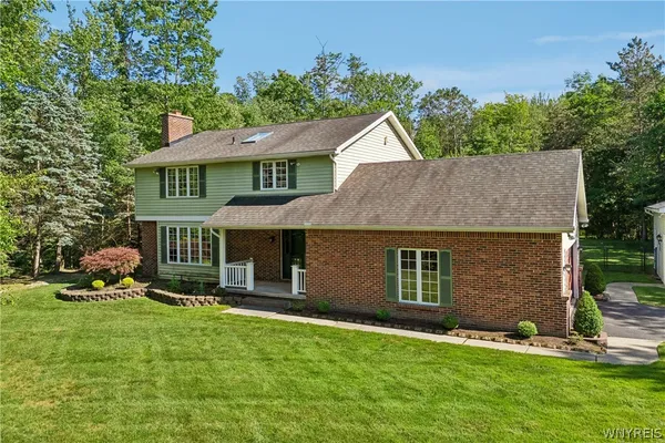 $679,900 | 140 South Jerge Drive, Elma, NY 14059