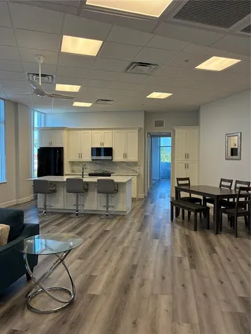 $599,000 | 516 Tamiami Trail South, Unit 102, Nokomis, FL 34275