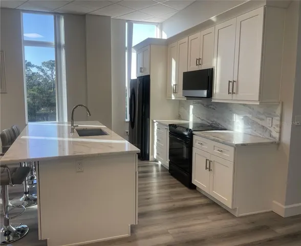 $599,000 | 516 Tamiami Trail South, Unit 102, Nokomis, FL 34275