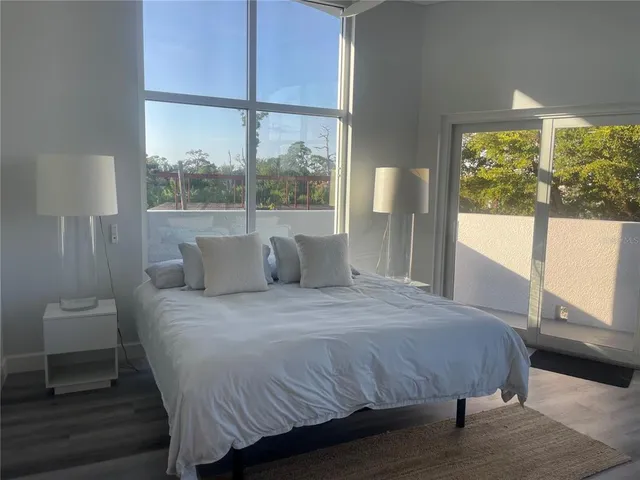 $599,000 | 516 Tamiami Trail South, Unit 102, Nokomis, FL 34275