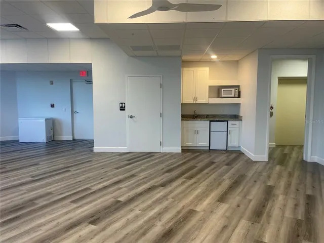 $599,000 | 516 Tamiami Trail South, Unit 102, Nokomis, FL 34275