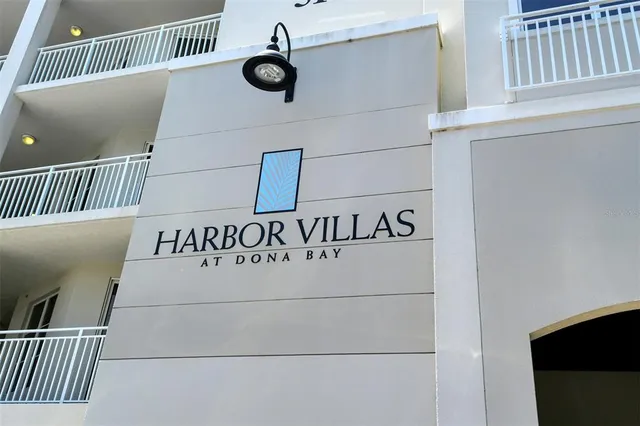 $599,000 | 516 Tamiami Trail South, Unit 102, Nokomis, FL 34275