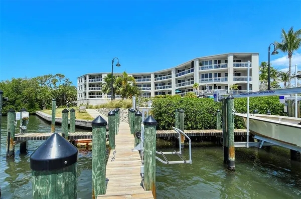 $599,000 | 516 Tamiami Trail South, Unit 102, Nokomis, FL 34275