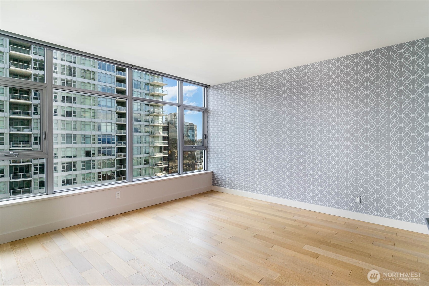 583 Battery Street, Unit 2802 Seattle, WA 98119 - Photo 5 of 30