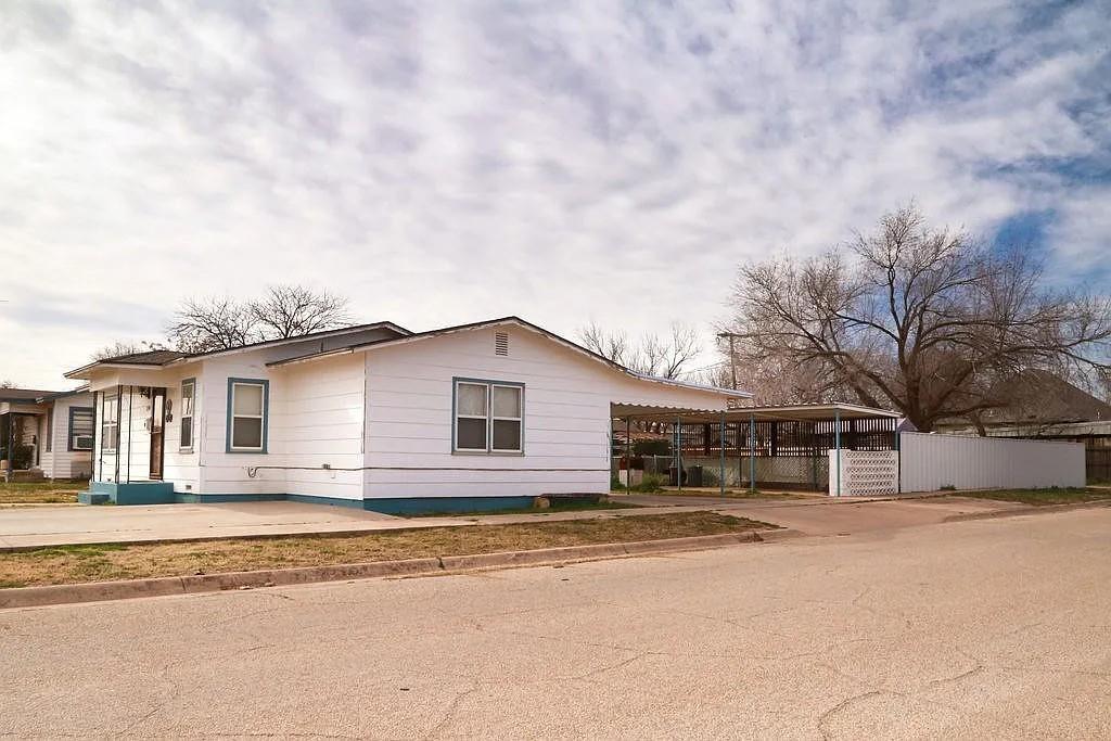 2100 Johnson Street Big Spring, TX 79720 - Photo 1 of 14