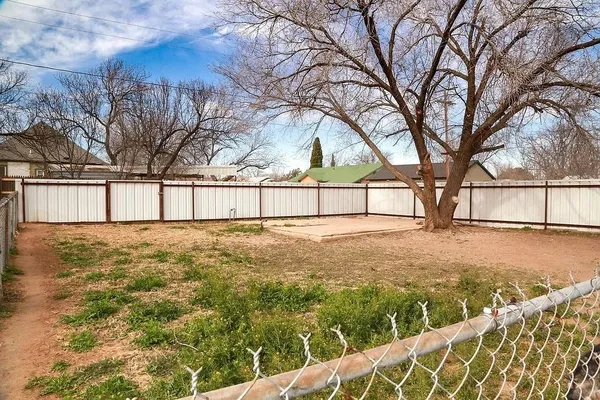 $1,500 | 2100 Johnson Street, Big Spring, TX 79720