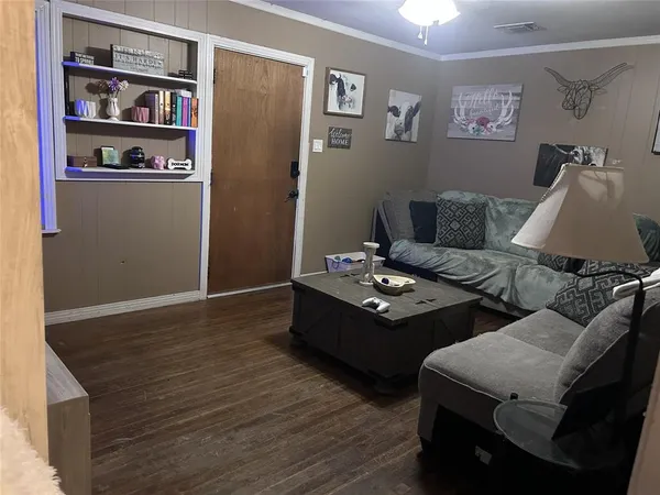 $1,500 | 2100 Johnson Street, Big Spring, TX 79720