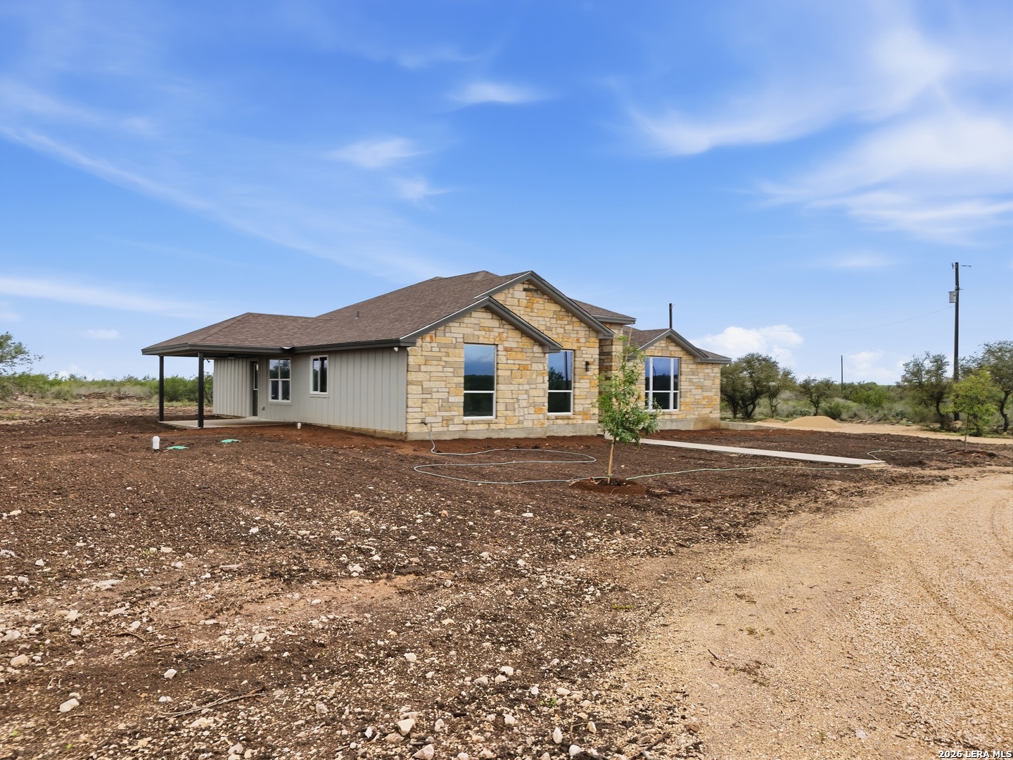 60 Friendship Hills Uvalde, TX 78801 - Photo 3 of 44