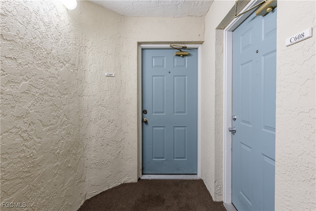 2875 Palm Beach Boulevard, Unit 607 Fort Myers, FL 33916 - Photo 4 of 35 a view of a bathroom