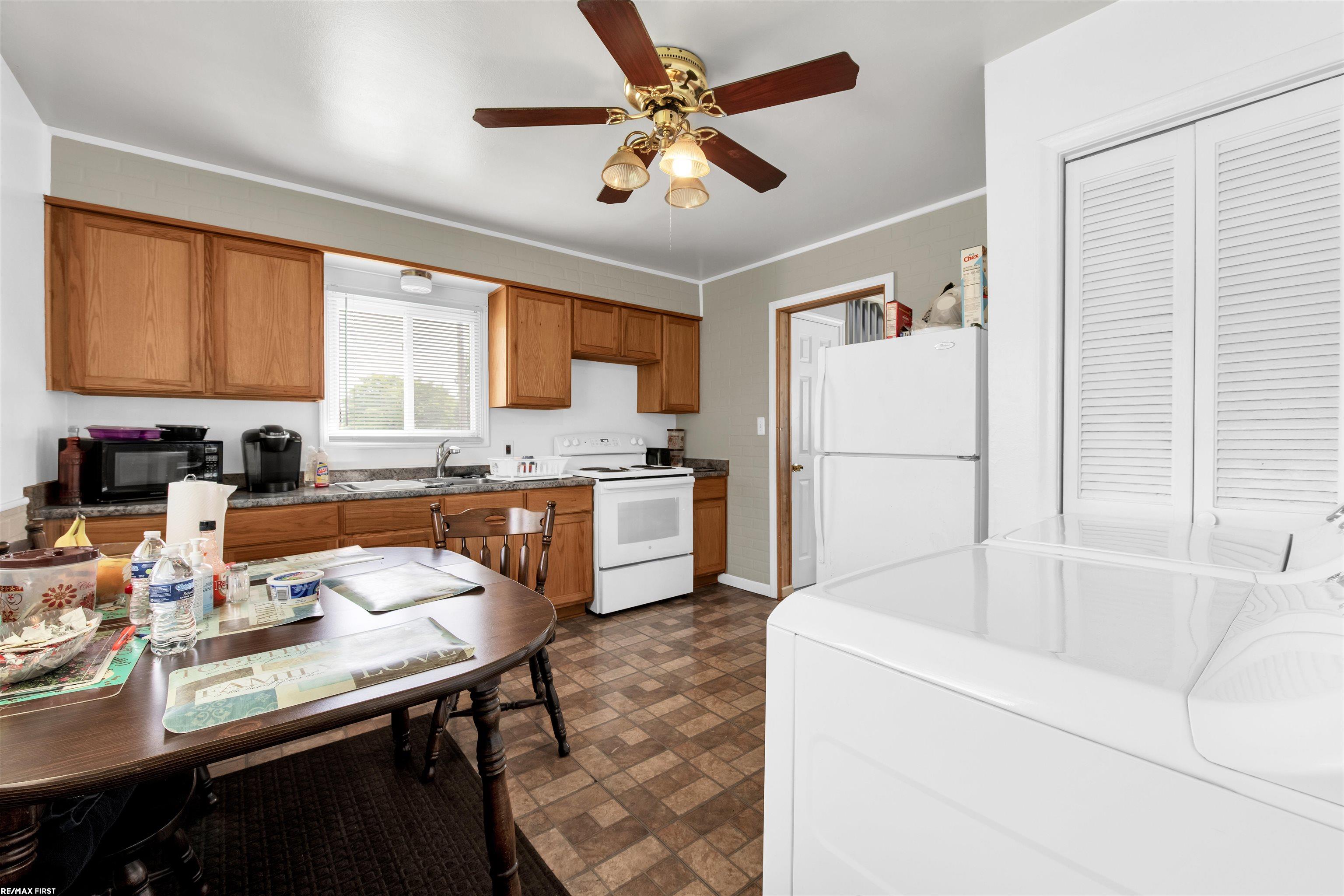 14369 Stephens Warren, MI 48089 - Photo 17 of 21 Gallery Image 17