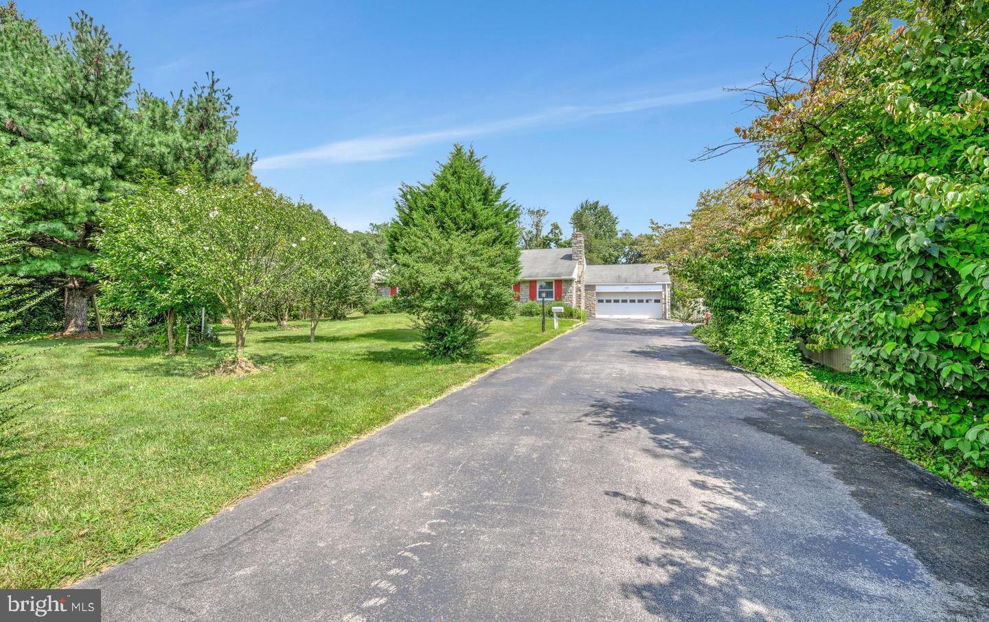 11 South Providence Road Wallingford, PA 19086 - Photo 2 of 29