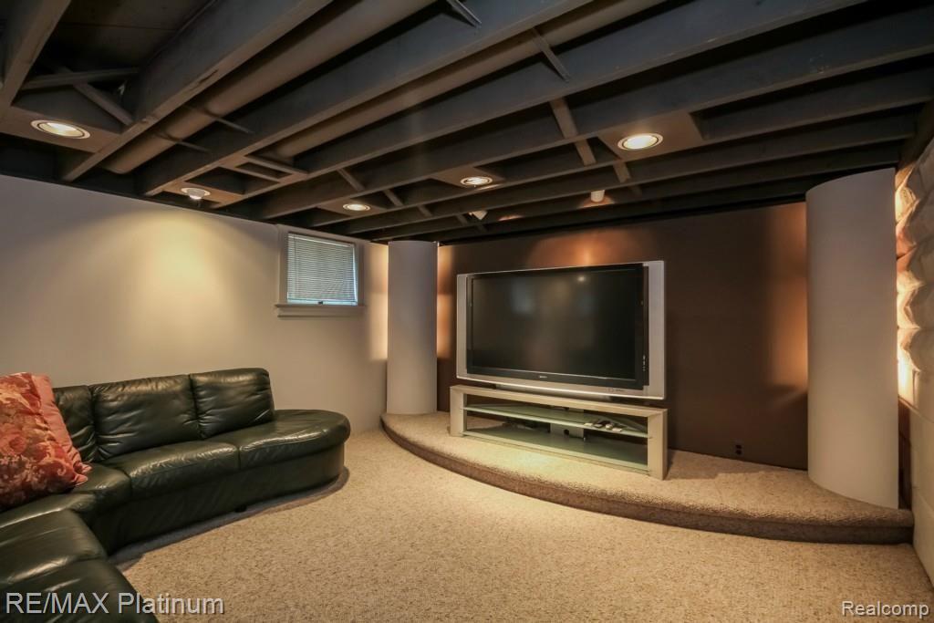 732 West Grand River Road Howell, MI 48843 - Photo 17 of 86