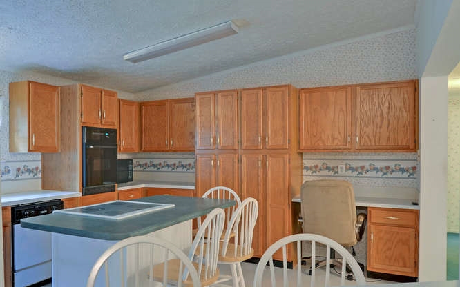 133 Gus Whiting Road Lavonia, GA 30553 - Photo 8 of 36