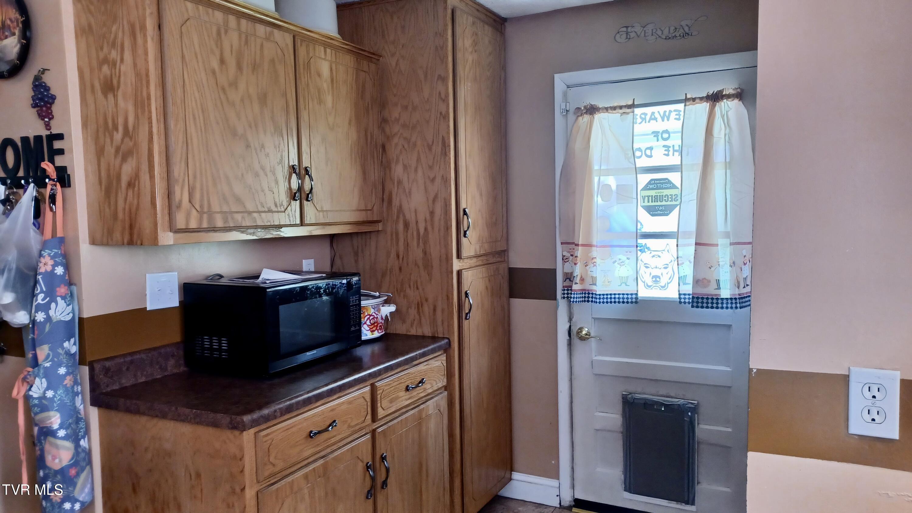 1411 Island Road Bristol, VA 24201 - Photo 12 of 58 12