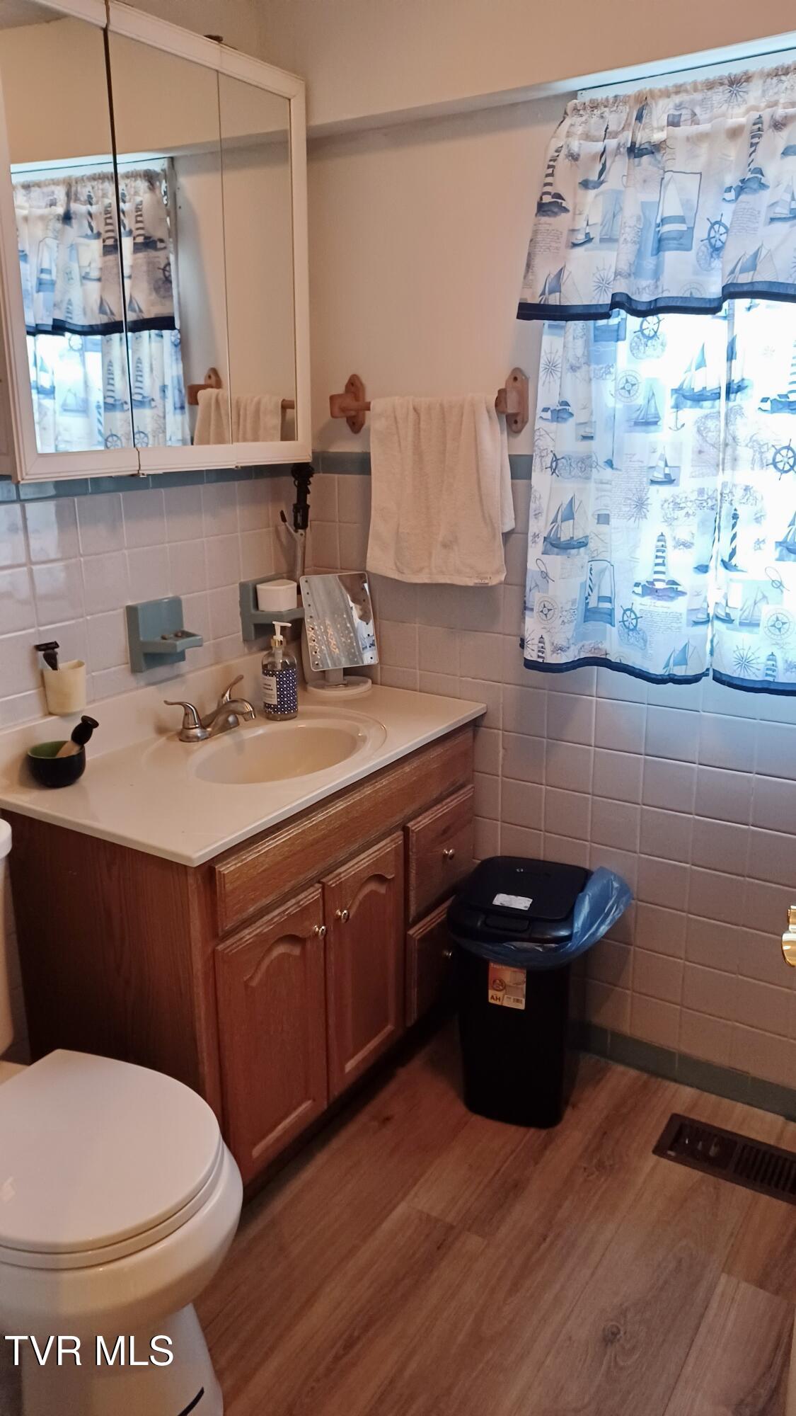 1411 Island Road Bristol, VA 24201 - Photo 20 of 58 20