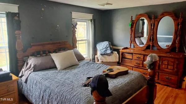 $299,900 | 1411 Island Road, Bristol, VA 24201