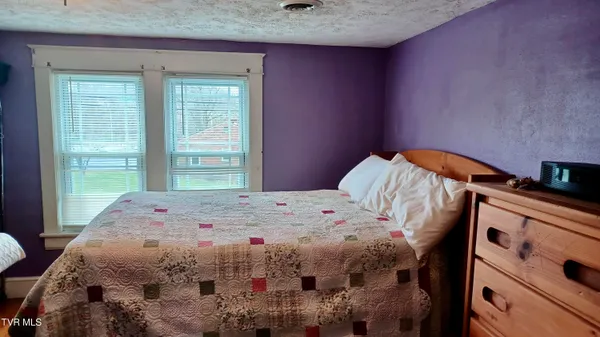 $299,900 | 1411 Island Road, Bristol, VA 24201