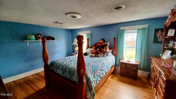 $299,900 | 1411 Island Road, Bristol, VA 24201