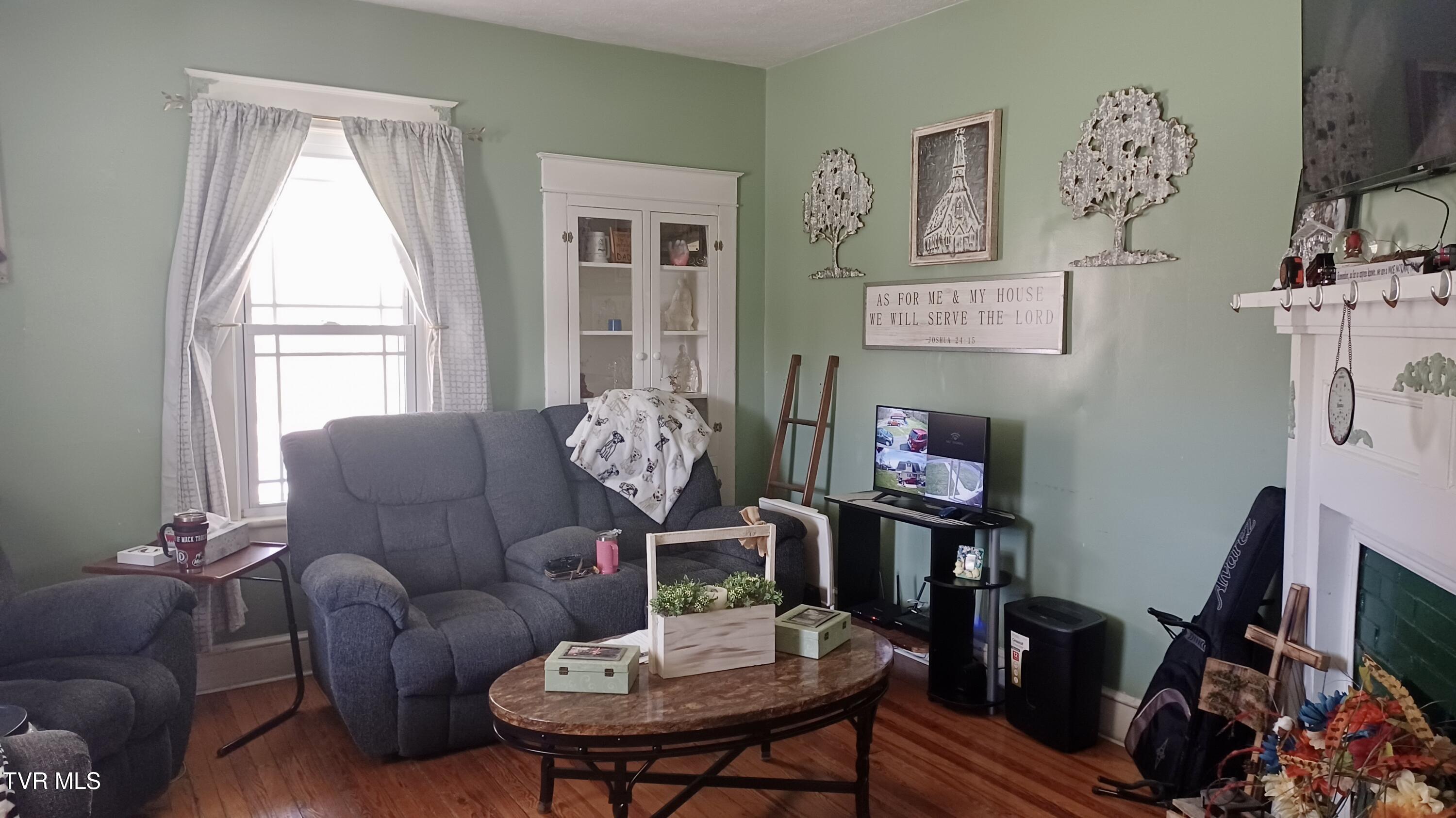 1411 Island Road Bristol, VA 24201 - Photo 5 of 58 5