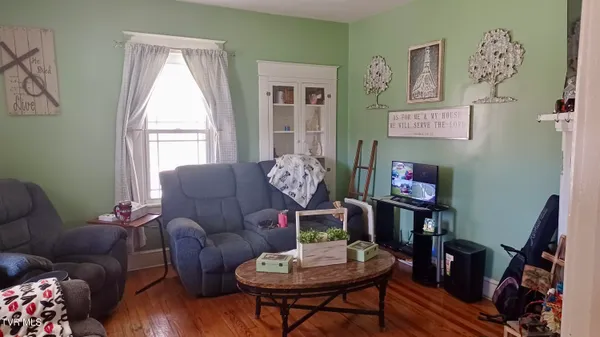 $299,900 | 1411 Island Road, Bristol, VA 24201