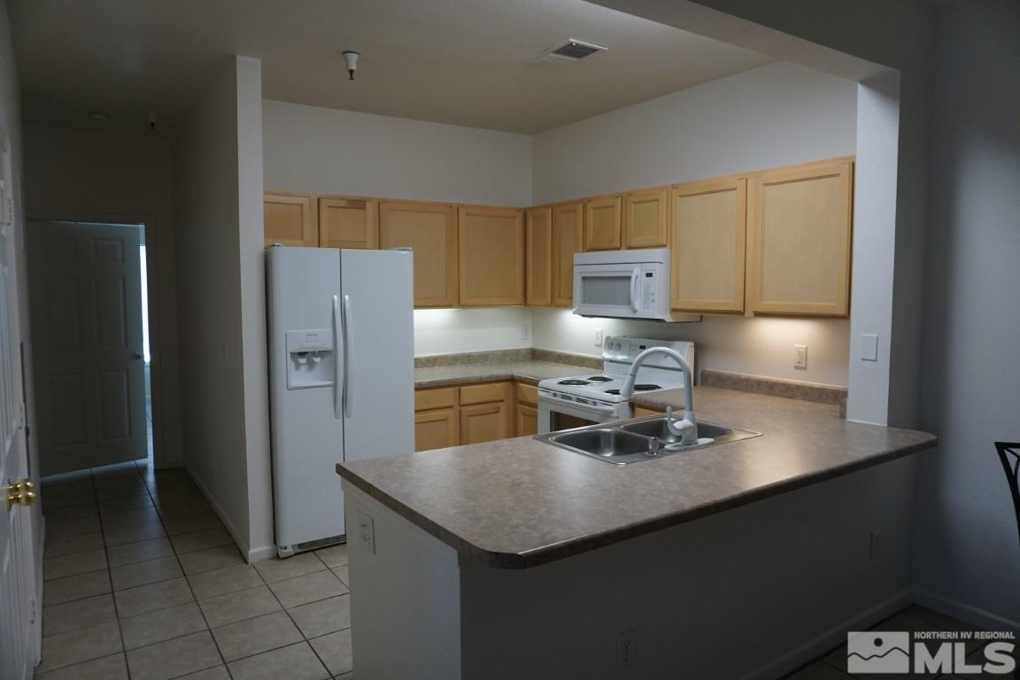 200 Talus Way, Unit 313 Reno, NV 89503 - Photo 4 of 25 Photo 4