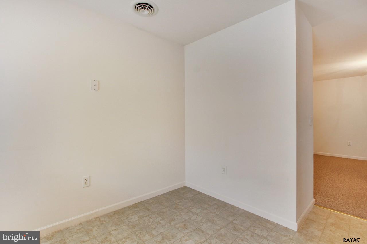623 Hayley Road York, PA 17404 - Photo 12 of 25 Gallery Image 12