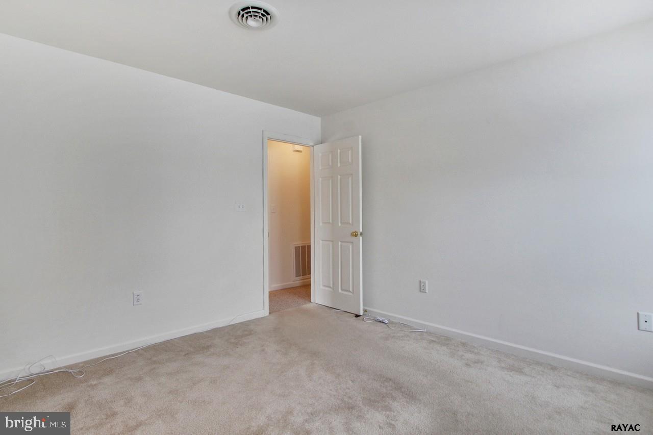 623 Hayley Road York, PA 17404 - Photo 14 of 25 Gallery Image 14