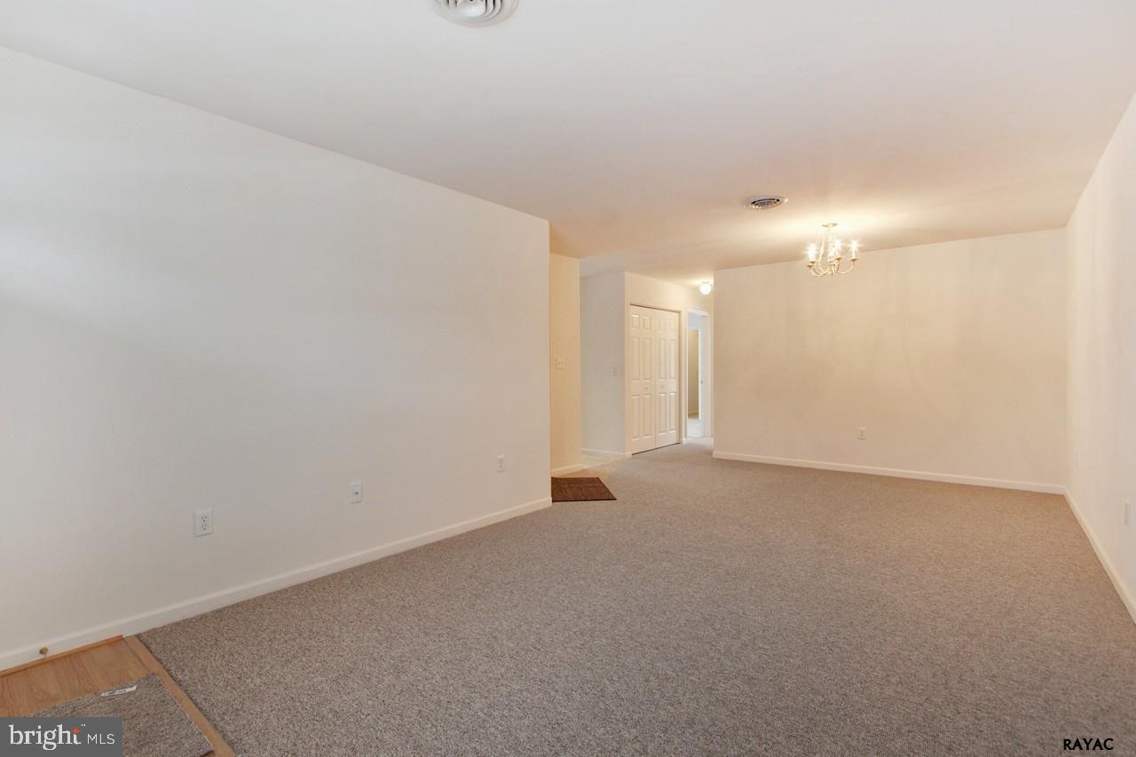 623 Hayley Road York, PA 17404 - Photo 5 of 25 Gallery Image 5