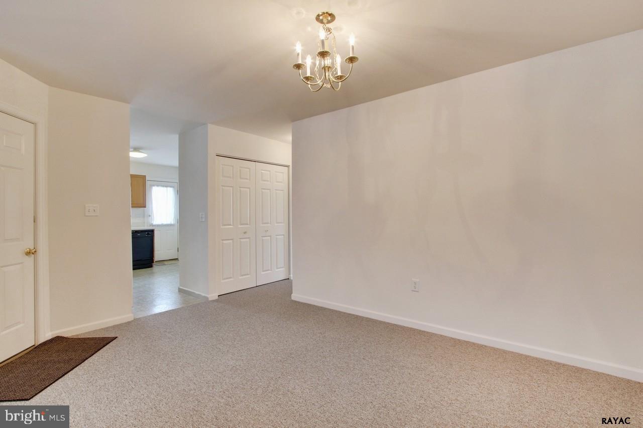 623 Hayley Road York, PA 17404 - Photo 6 of 25 Gallery Image 6