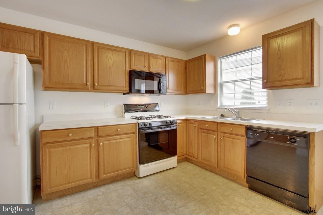 623 Hayley Road York, PA 17404 - Photo 10 of 25 Gallery Image 10
