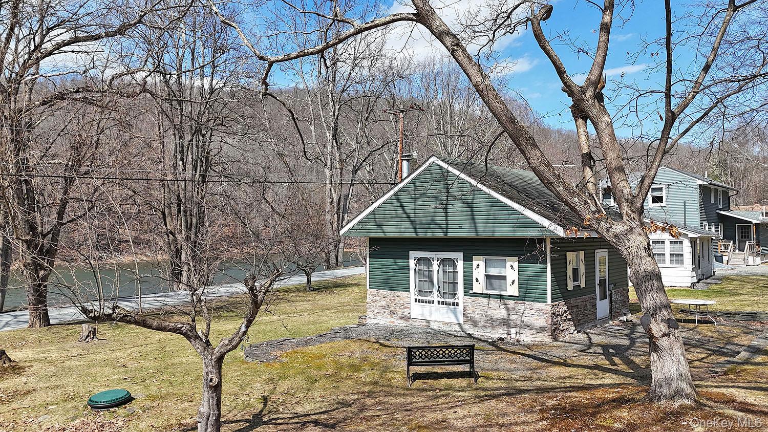 Cottage overlooks the Delaware River, 4 miles from Callicoon.