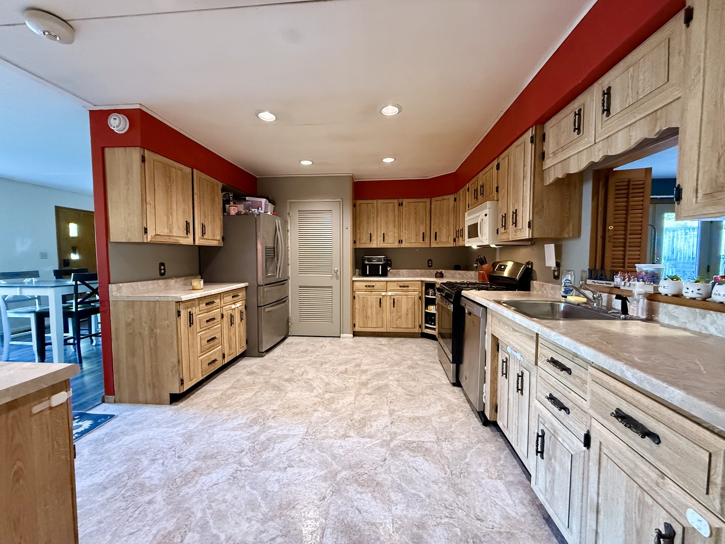 301 South Walnut Street Clinton, IL 61727 - Photo 6 of 27