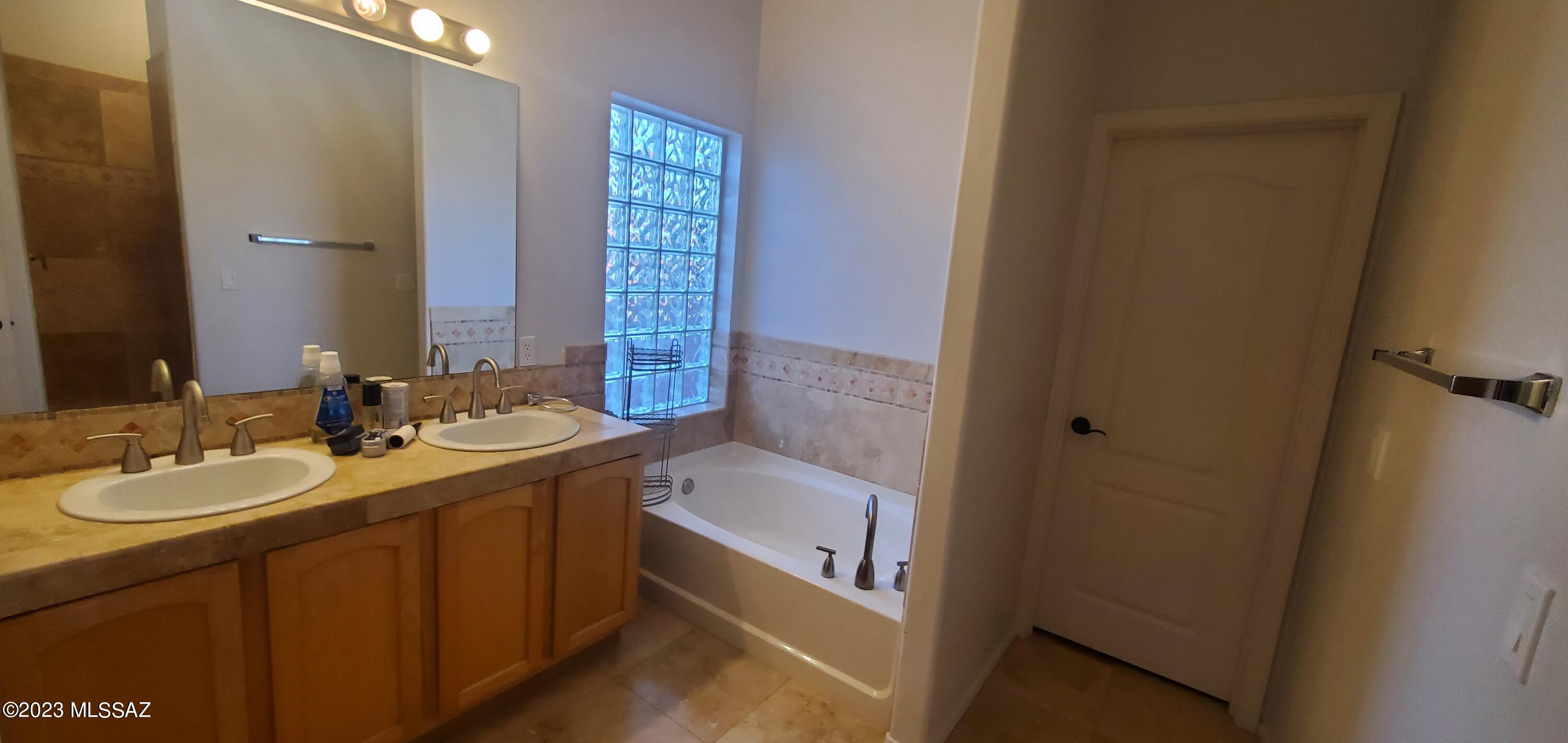 293 Circulo Bellagio Rio Rico, AZ 85648 - Photo 7 of 18