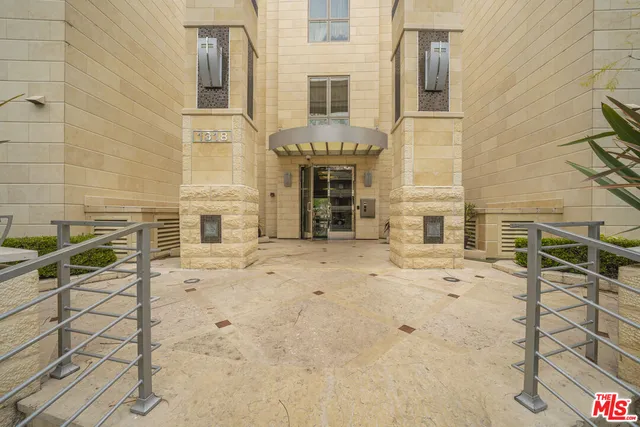 a view of a lounge chair in the patio
