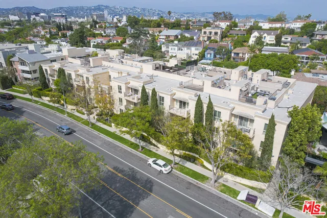 a picture of city view