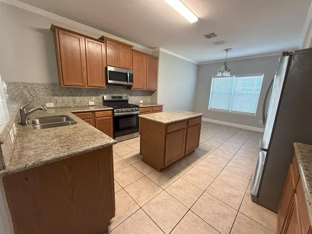 $2,995 | 816 Meandering Trail, Little Elm, TX 75068