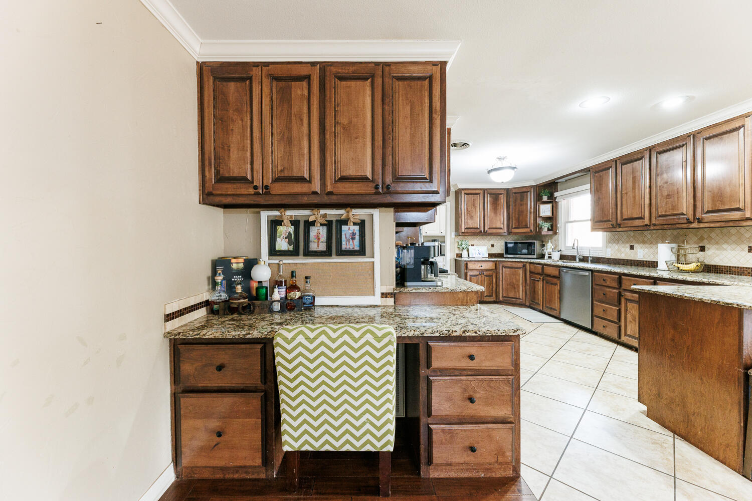 5408 28th Street Lubbock, TX 79407 - Photo 9 of 53 Built-In Desk