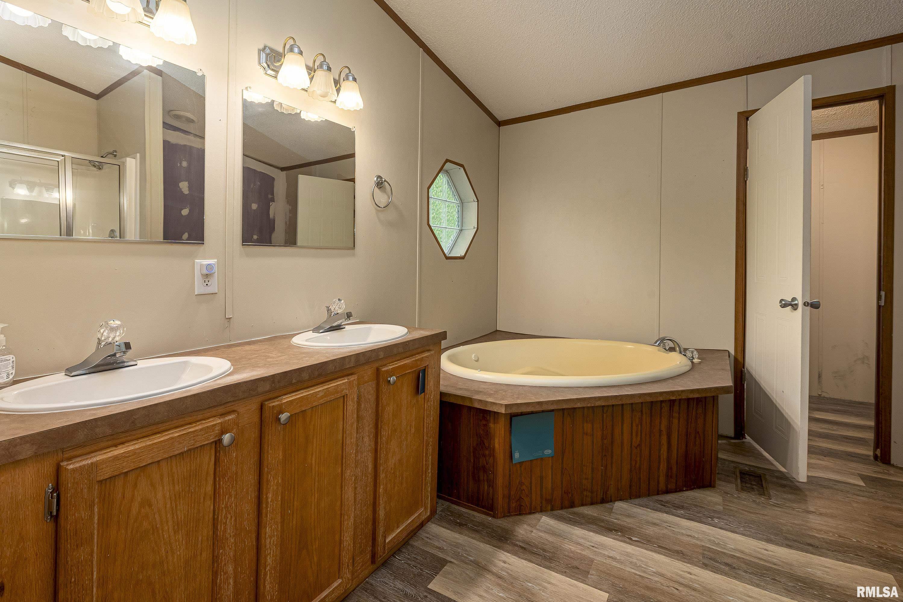 2947 Dillinger Road Carbondale, IL 62901 - Photo 12 of 37 Gallery Image 12