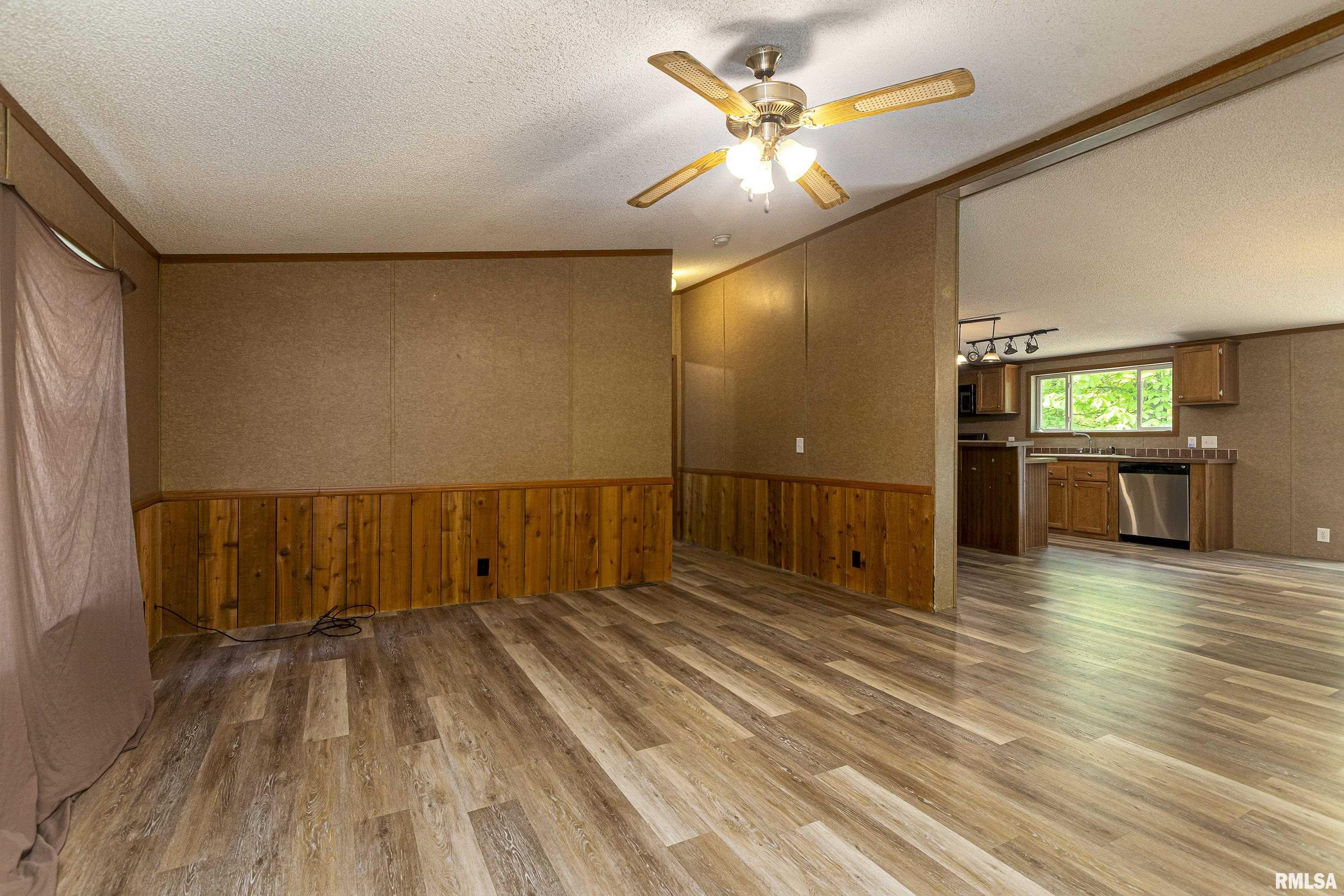 2947 Dillinger Road Carbondale, IL 62901 - Photo 3 of 37 Gallery Image 3
