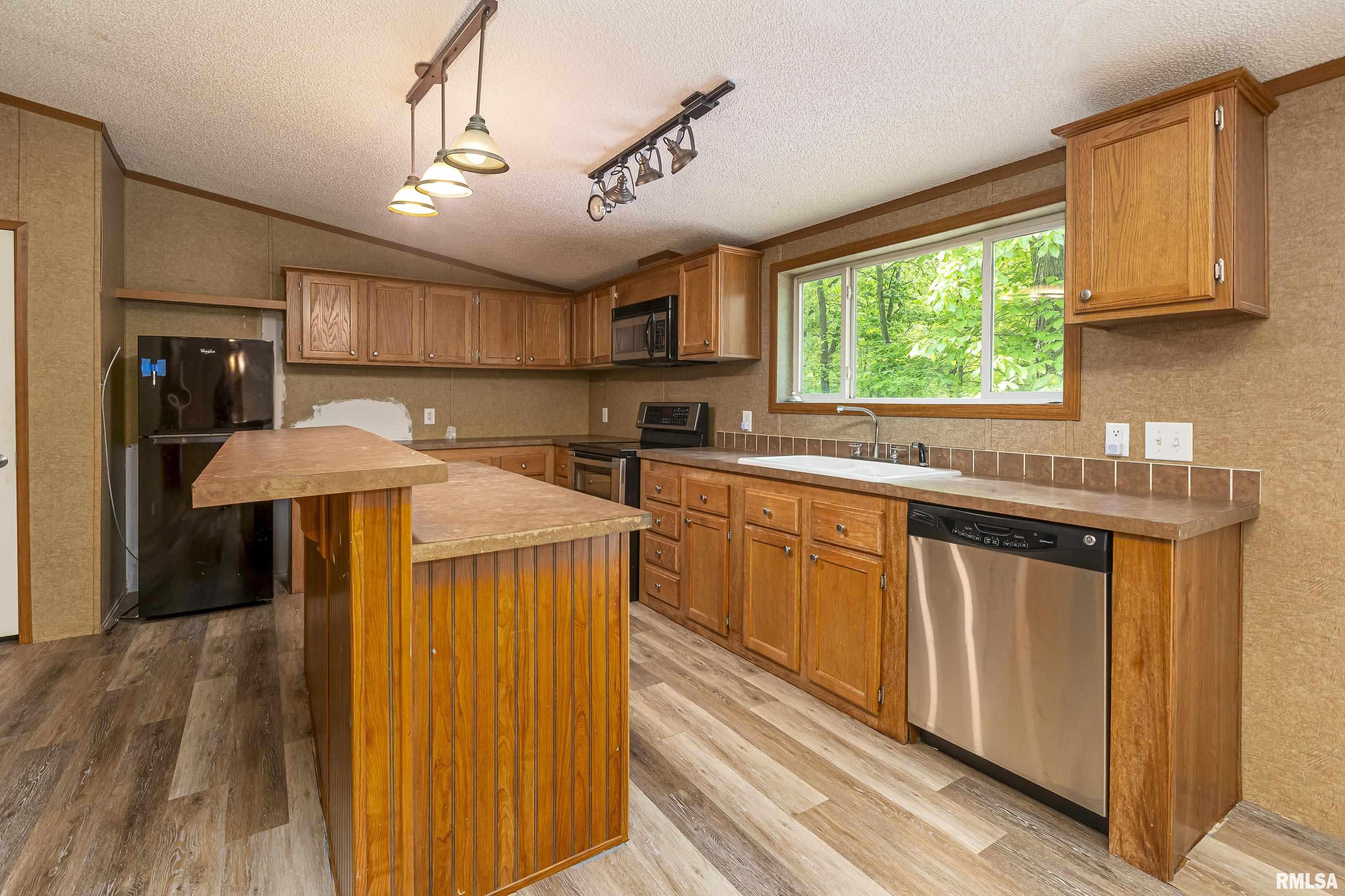2947 Dillinger Road Carbondale, IL 62901 - Photo 6 of 37 Gallery Image 6