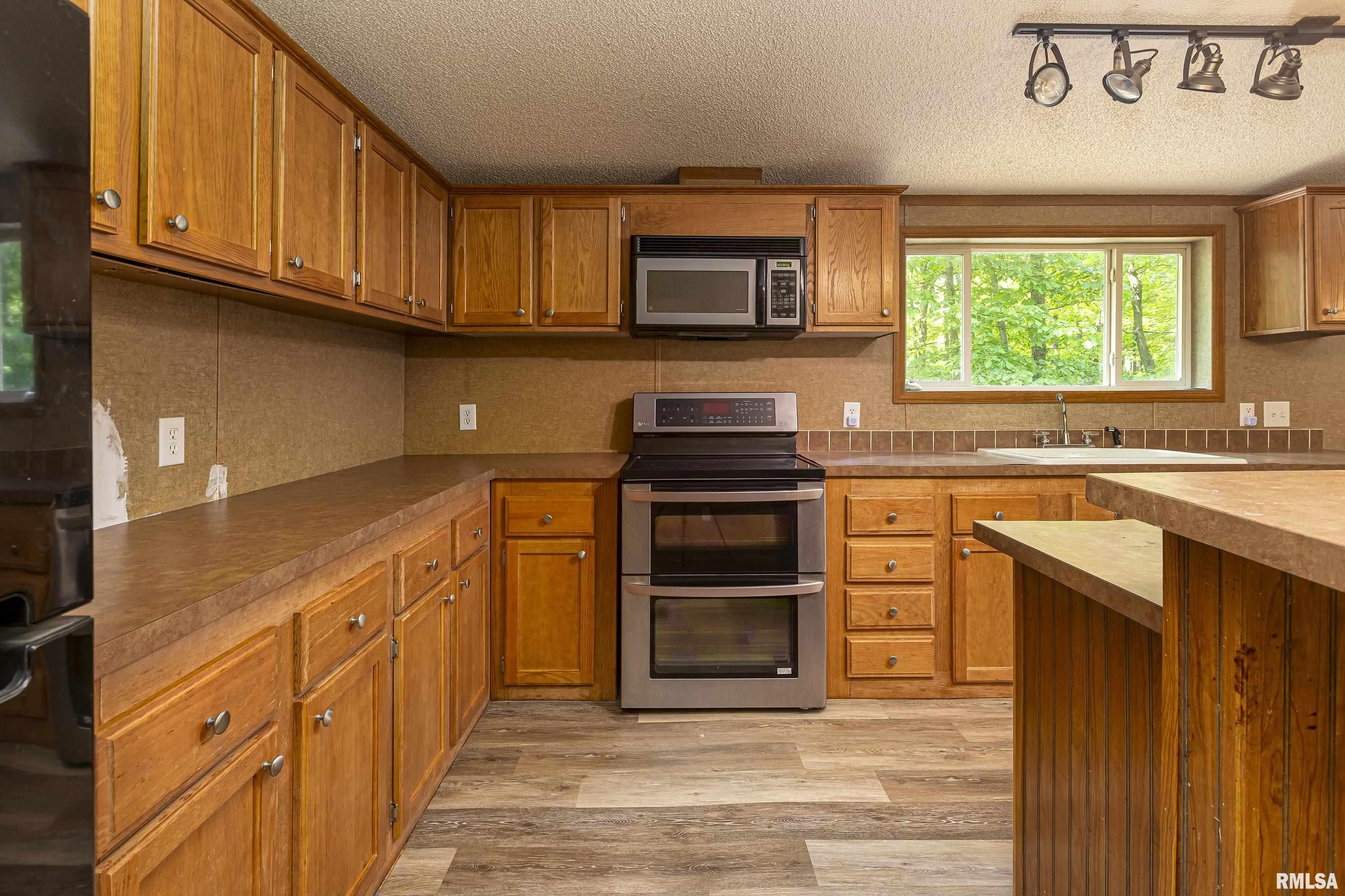 2947 Dillinger Road Carbondale, IL 62901 - Photo 8 of 37 Gallery Image 8